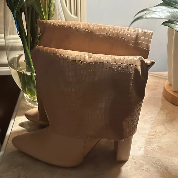 Pretty Little Thing Camel Women's Boots - Picture 5 of 6